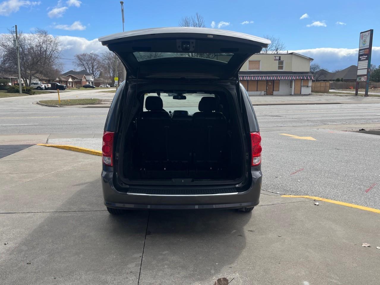 2019 Dodge Grand Caravan PWR DOORS AND DVD Photo