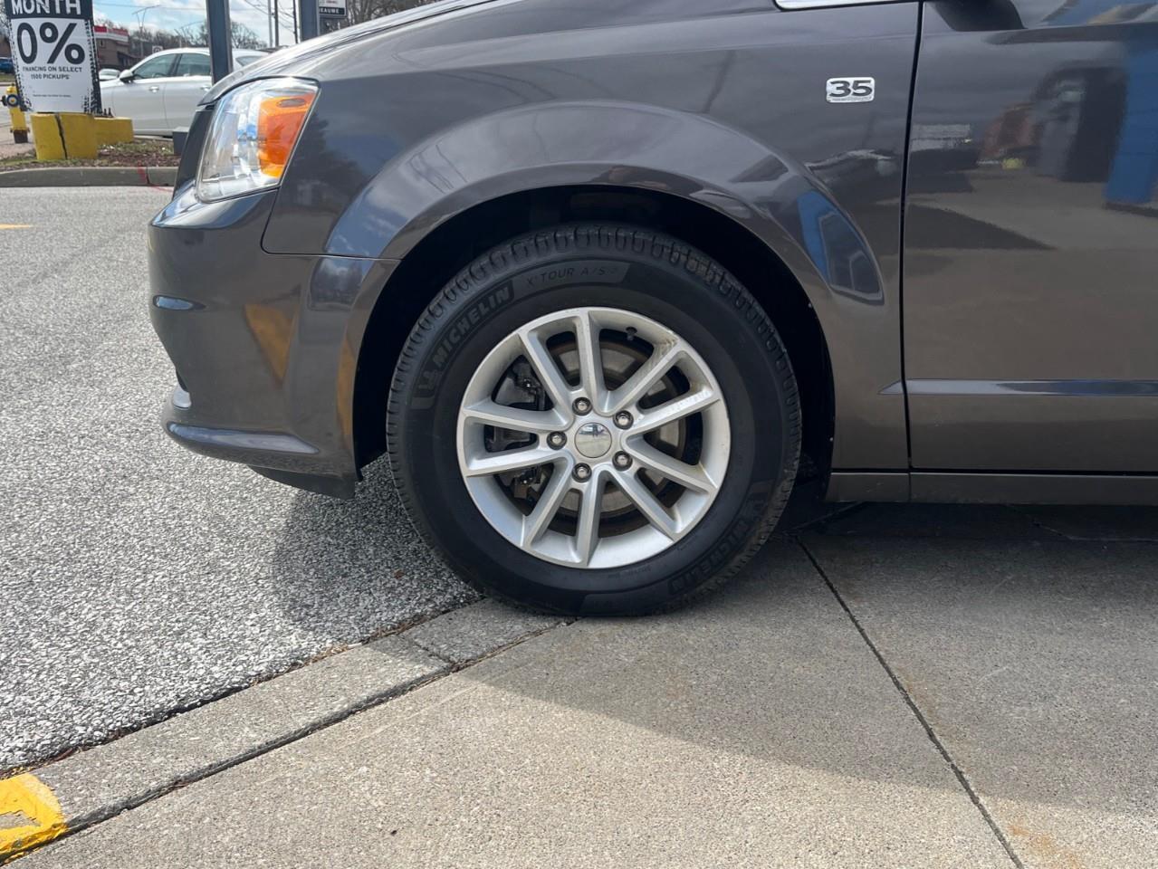 2019 Dodge Grand Caravan PWR DOORS AND DVD Photo