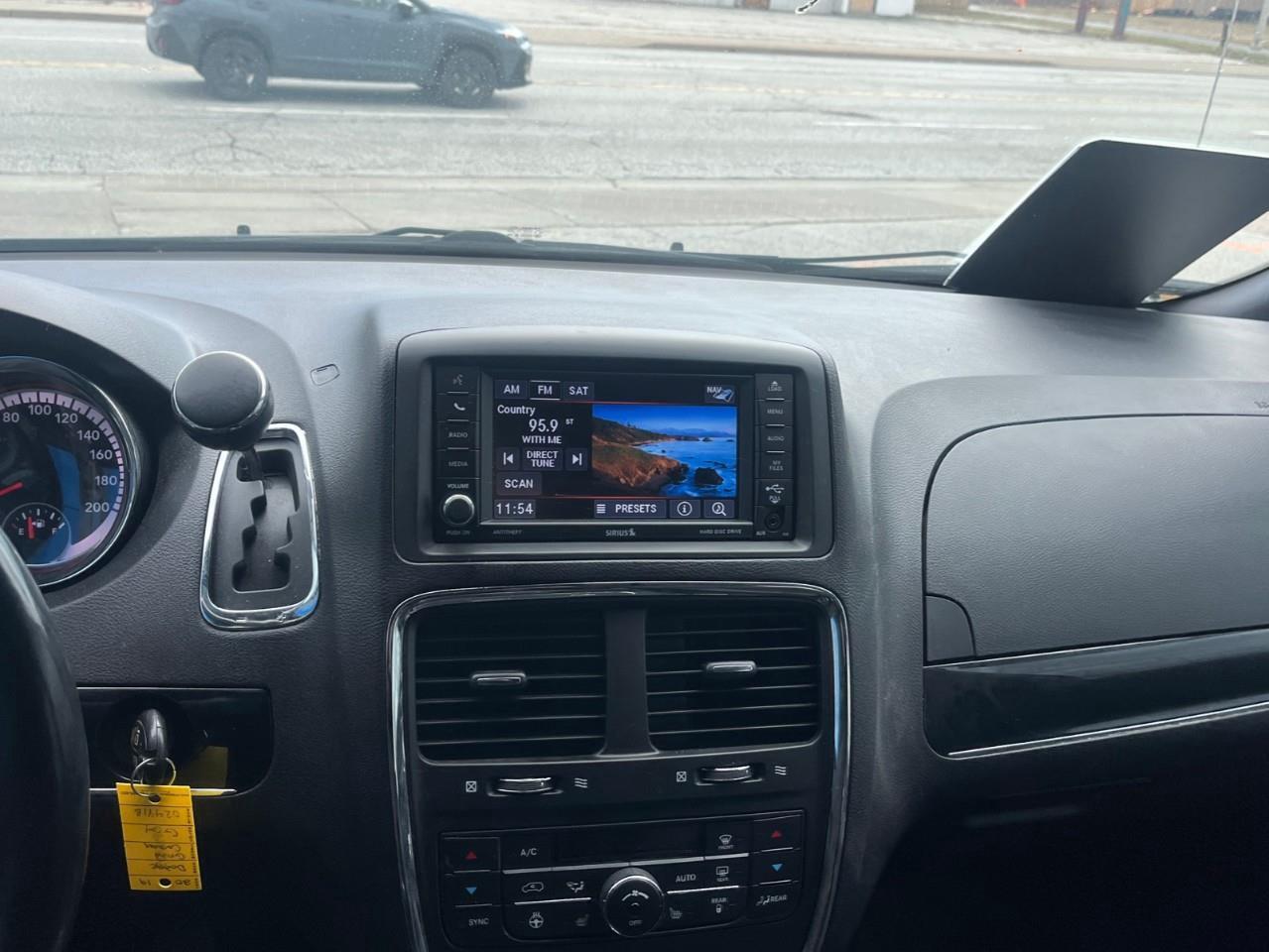 2019 Dodge Grand Caravan PWR DOORS AND DVD Photo