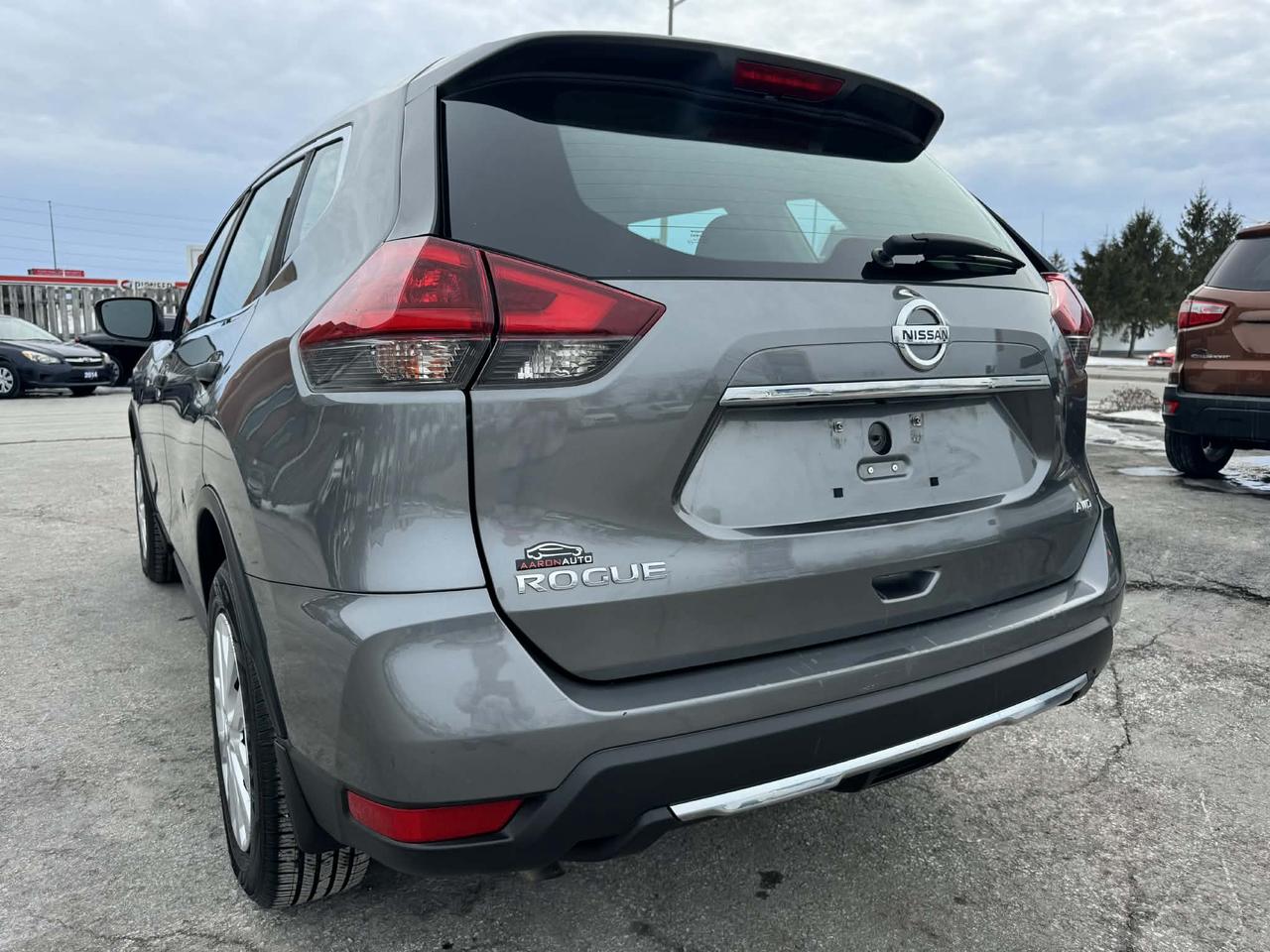 2018 Nissan Rogue AWD SL Photo2