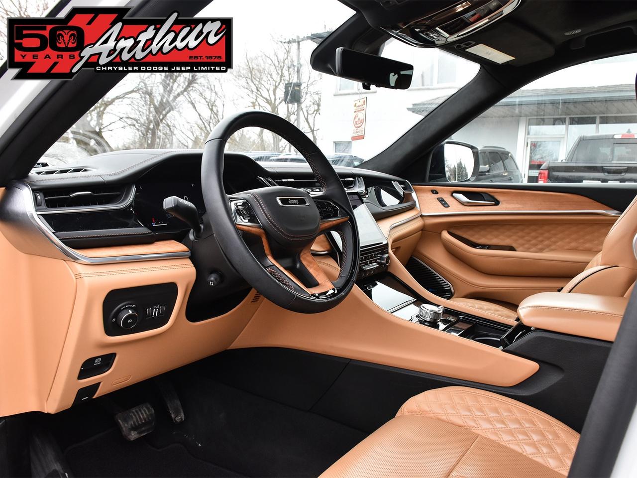 2023 Jeep Grand Cherokee Summit Reserve 4x4 Photo