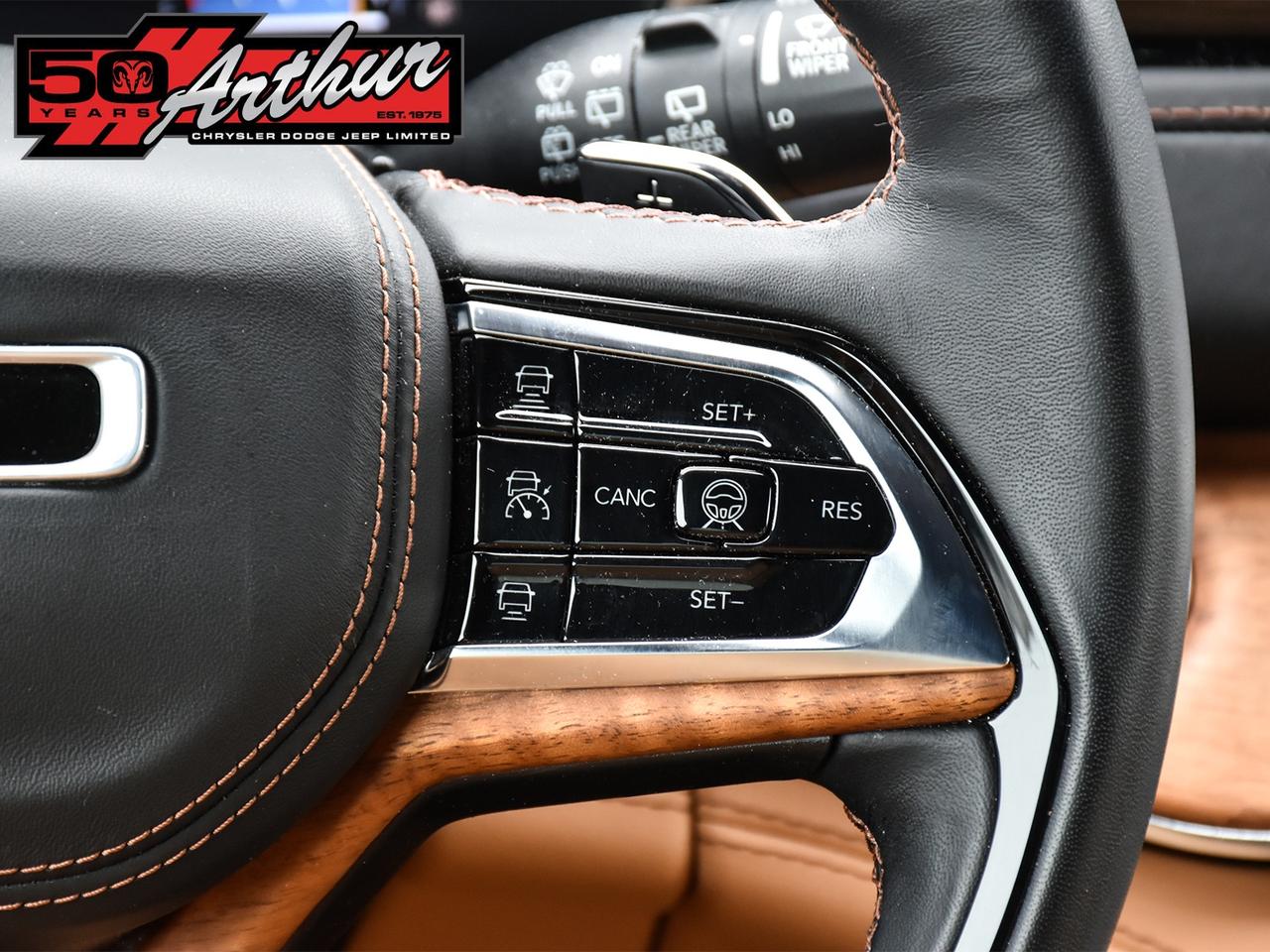 2023 Jeep Grand Cherokee Summit Reserve 4x4 Photo