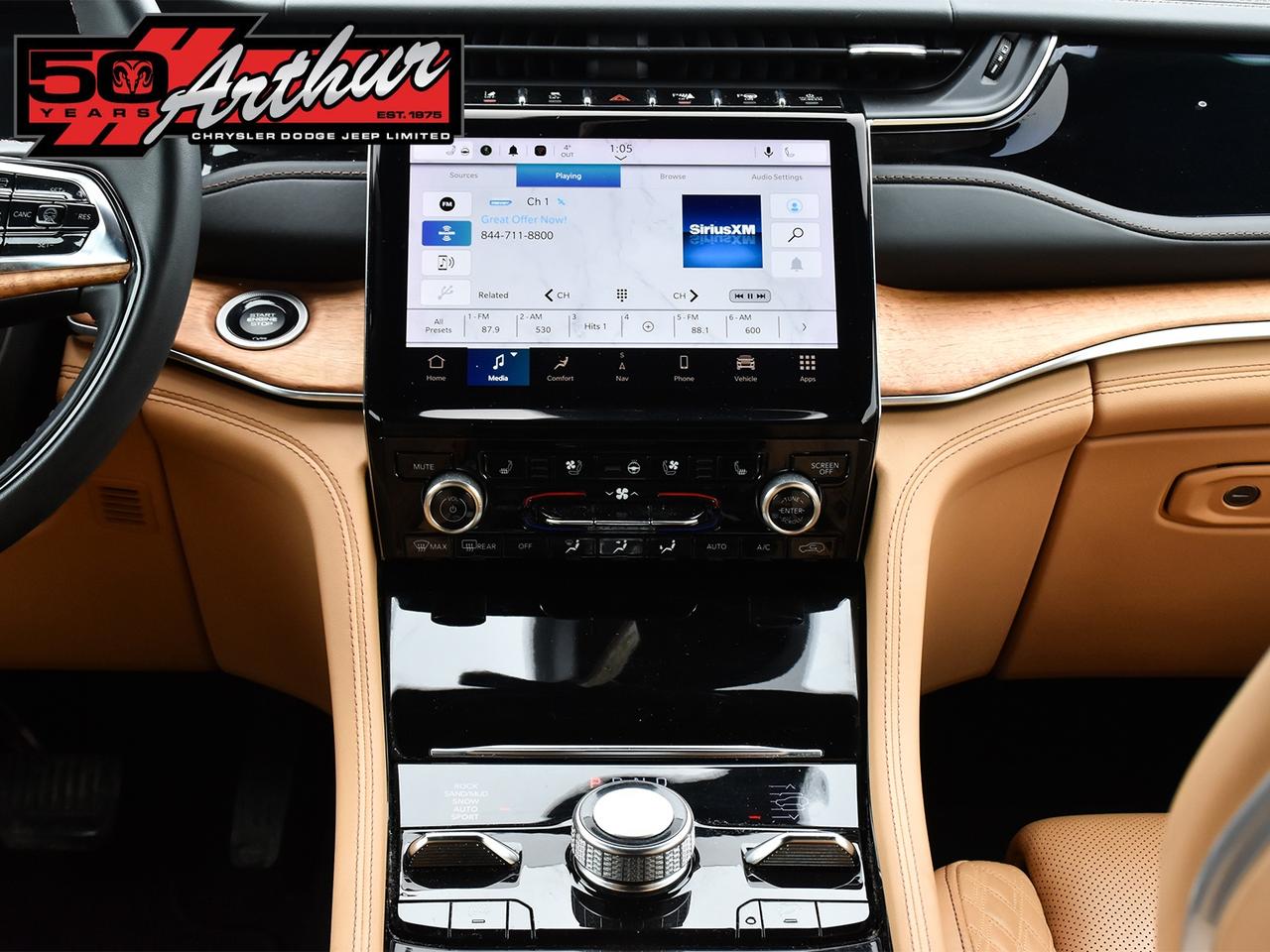 2023 Jeep Grand Cherokee Summit Reserve 4x4 Photo