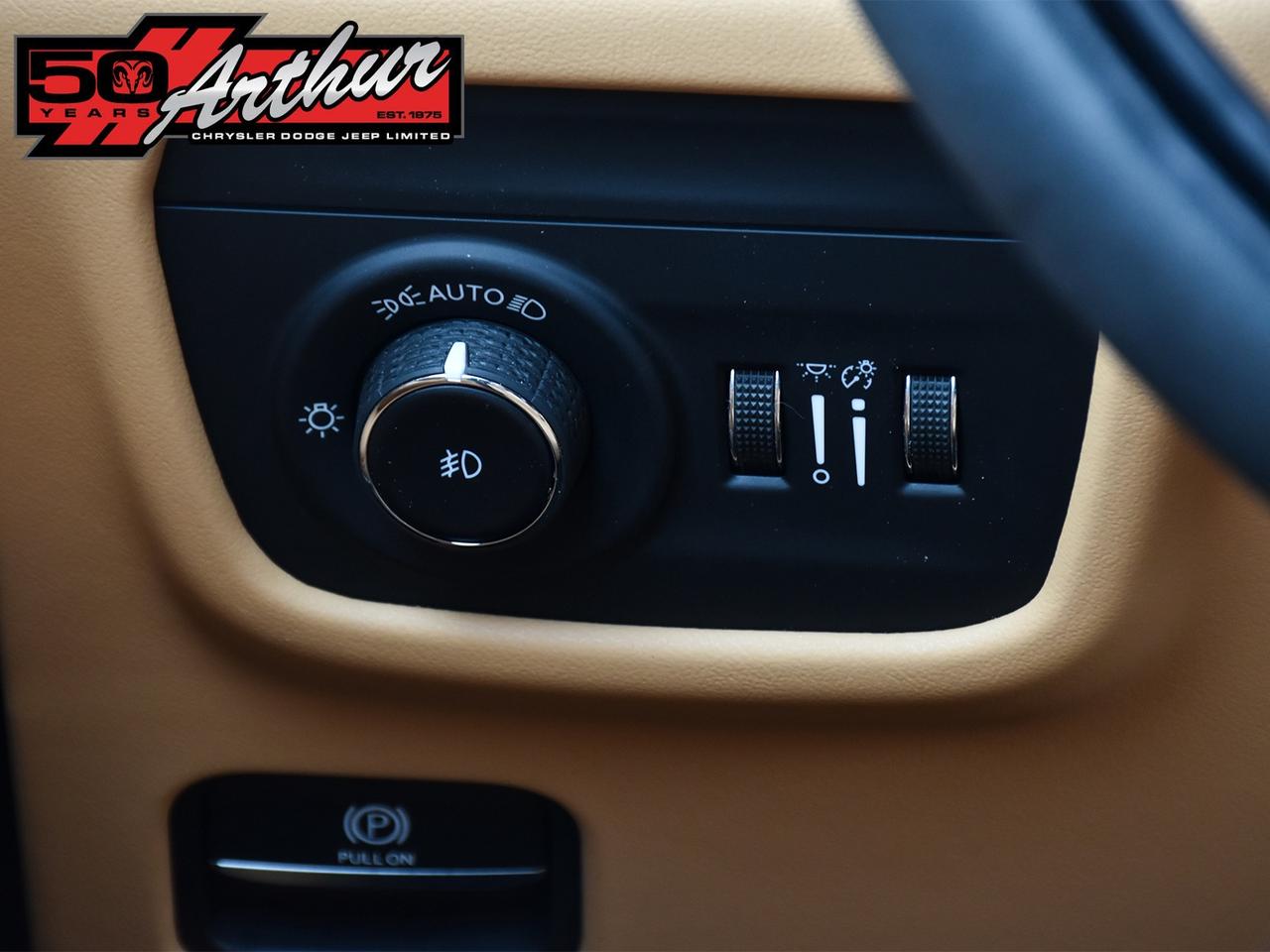 2023 Jeep Grand Cherokee Summit Reserve 4x4 Photo