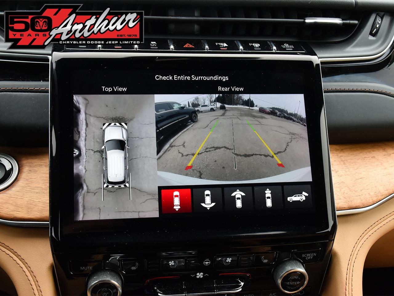 2023 Jeep Grand Cherokee Summit Reserve 4x4 Photo