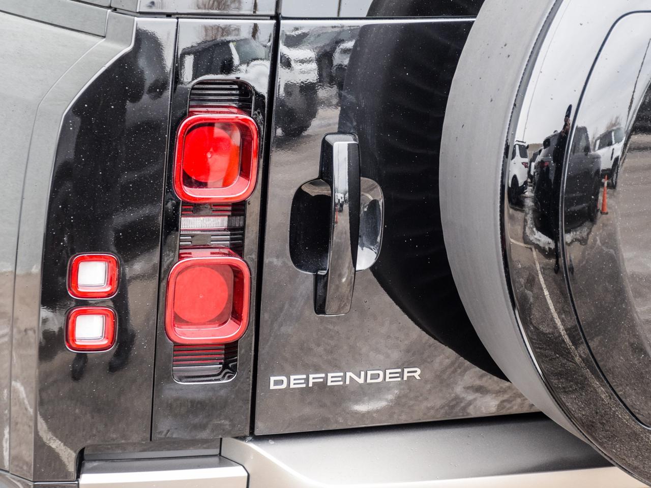 2024 Land Rover Defender X-Dynamic SE Photo