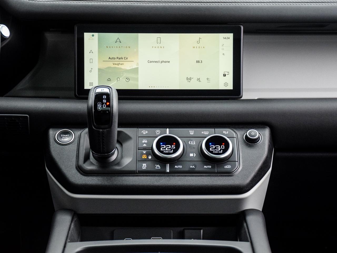 2024 Land Rover Defender X-Dynamic SE Photo