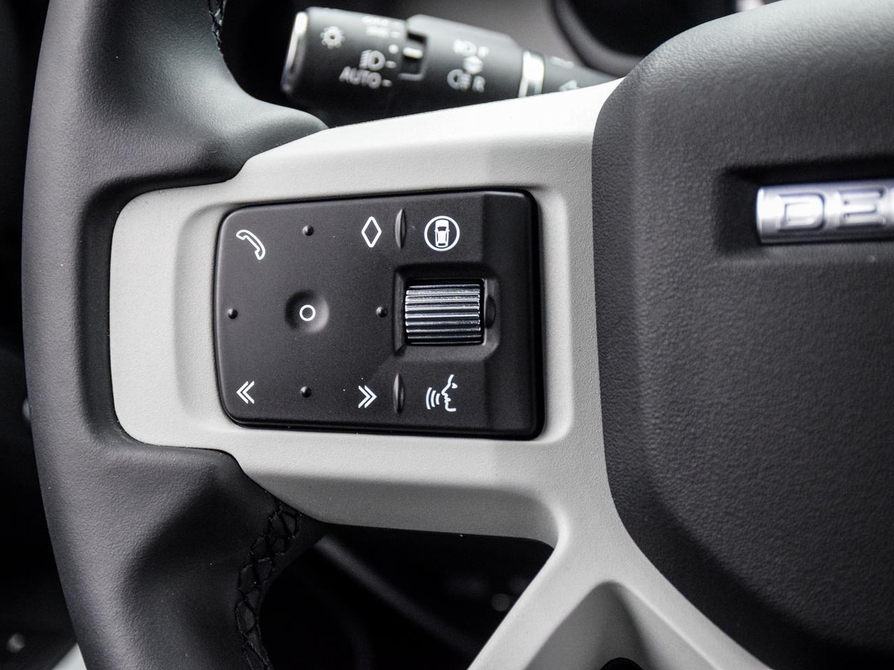 2024 Land Rover Defender X-Dynamic SE Photo