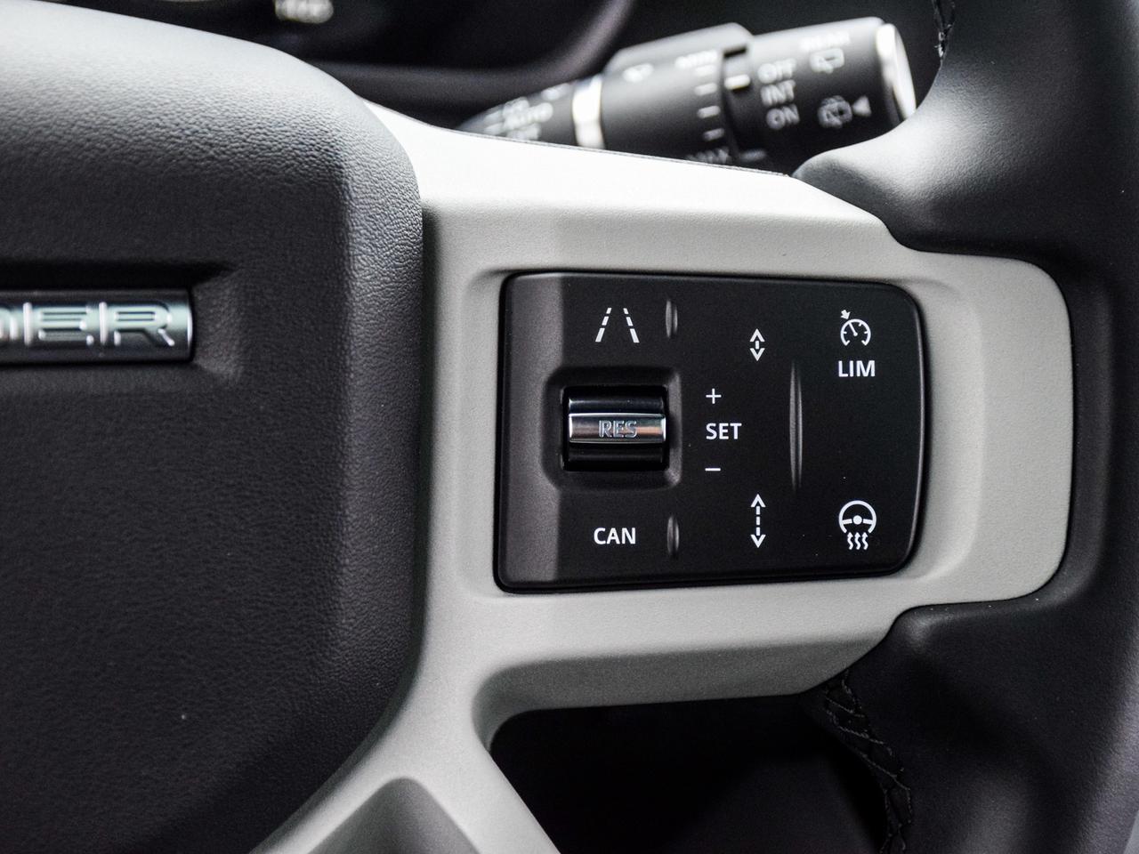 2024 Land Rover Defender X-Dynamic SE Photo