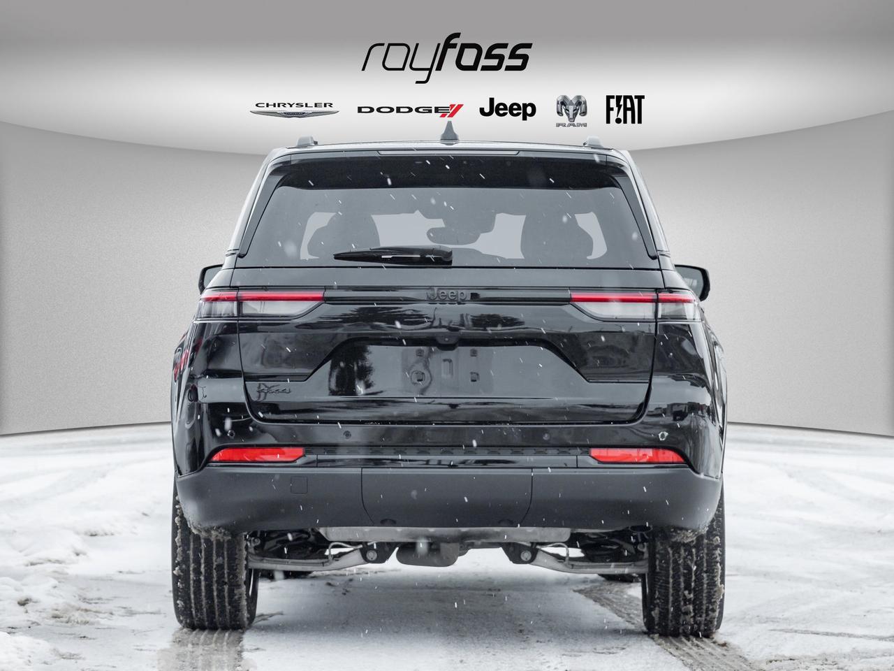 2024 Jeep Grand Cherokee Altitude Photo4