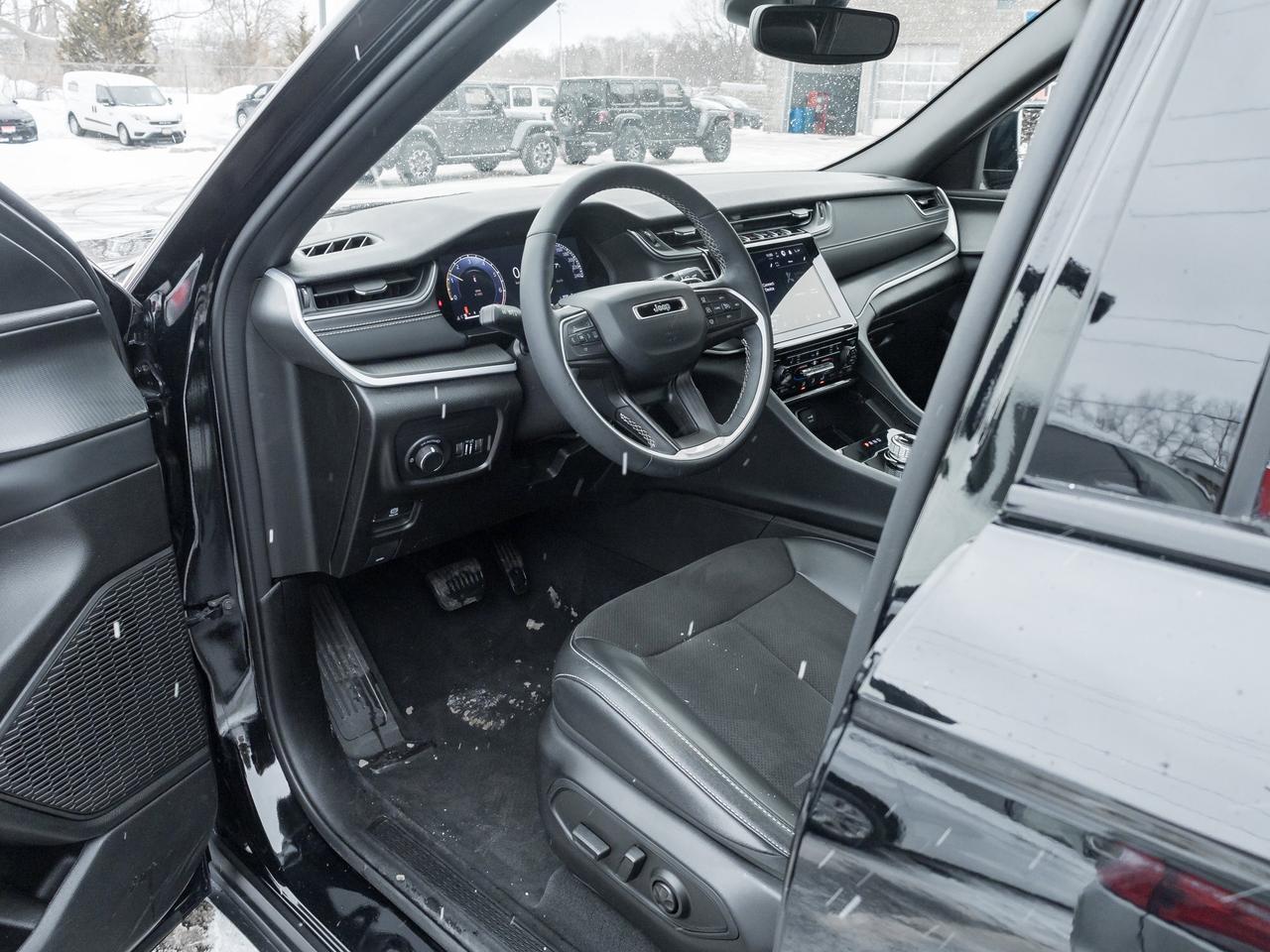 2024 Jeep Grand Cherokee Altitude Photo