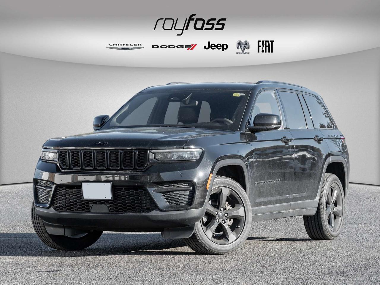 2024 Jeep Grand Cherokee AWD Altitude   Clean Carfax   Low KMs   20" Alloy Photo