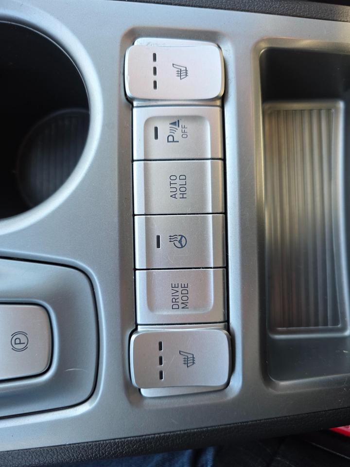 2021 Hyundai KONA electric Essential 4dr Front-Wheel Drive Photo