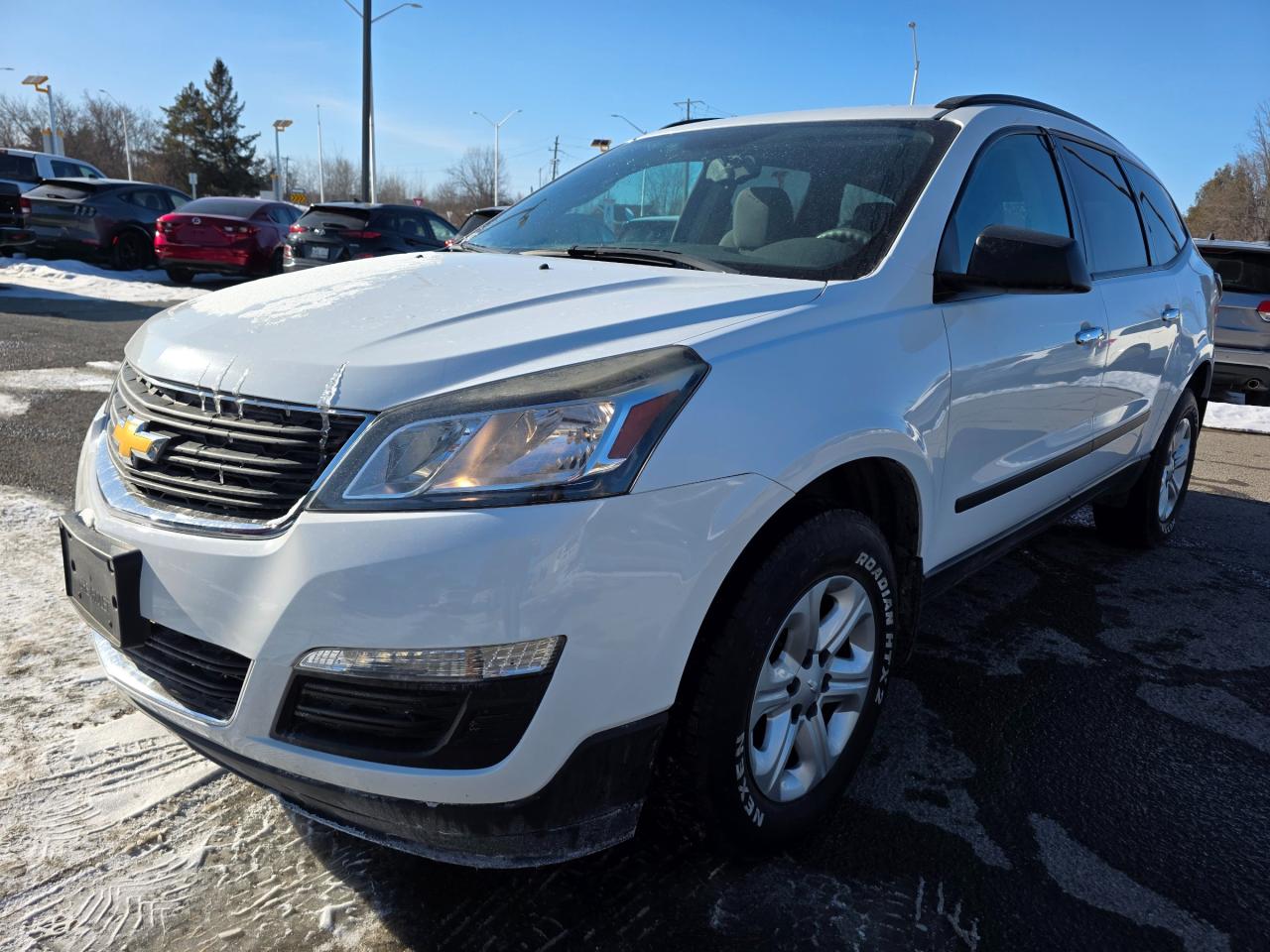 2017 Chevrolet Traverse LS Front-Wheel Drive Photo2