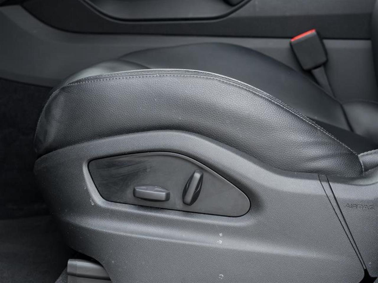 2024 Porsche Cayenne AWD CPO Premium Pkg Surround View Roof Rails in Al Photo