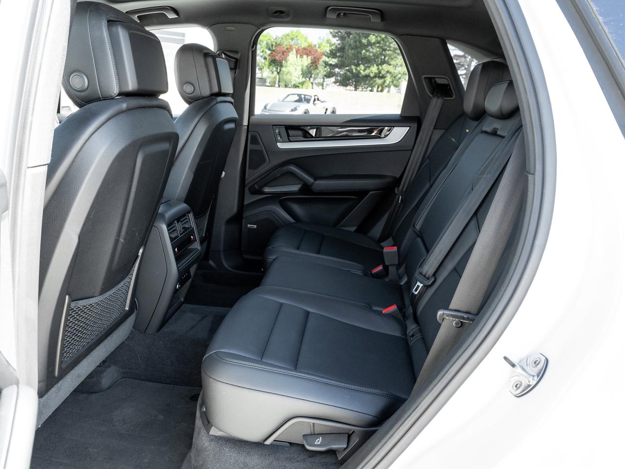 2024 Porsche Cayenne AWD CPO Premium Pkg Surround View Roof Rails in Al Photo