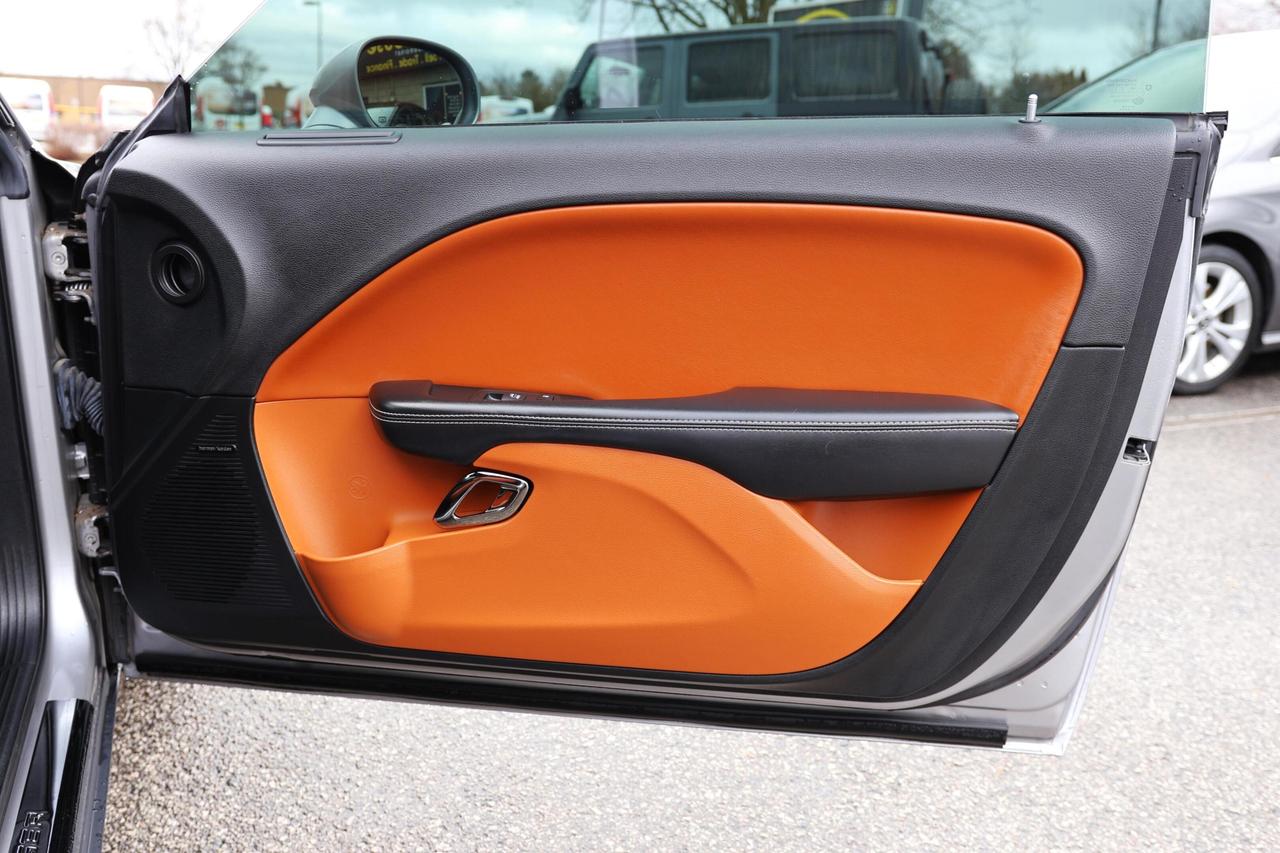 2016 Dodge Challenger SRT-HELLCAT/NAV/LEATHER/B CAM/P SEAT/H&C SEATS/HAR Photo