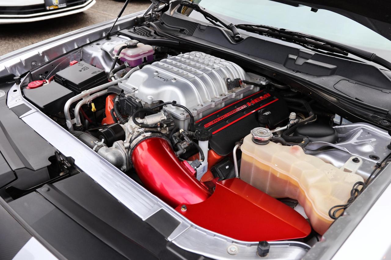 2016 Dodge Challenger SRT-HELLCAT/NAV/LEATHER/B CAM/P SEAT/H&C SEATS/HAR Photo