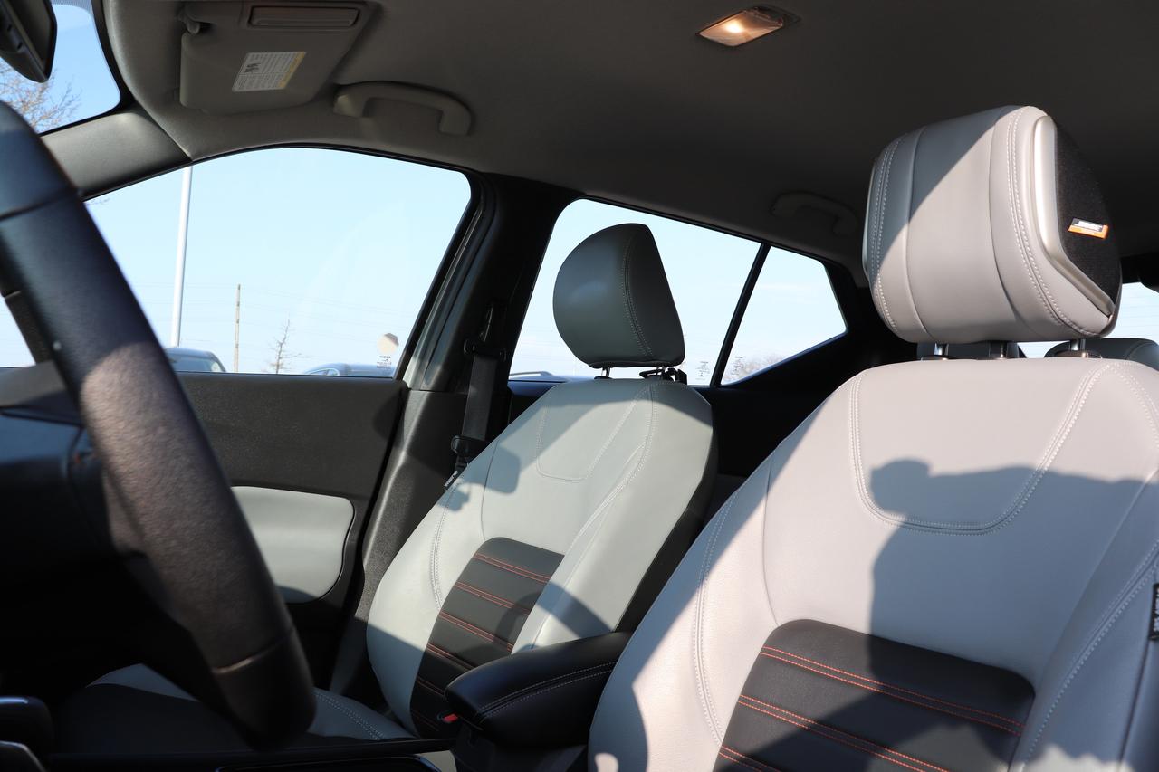 2022 Nissan Kicks SR PREMIUM PACKAGE 1 OWNER BOSE SOUND LEATHERETTE Photo