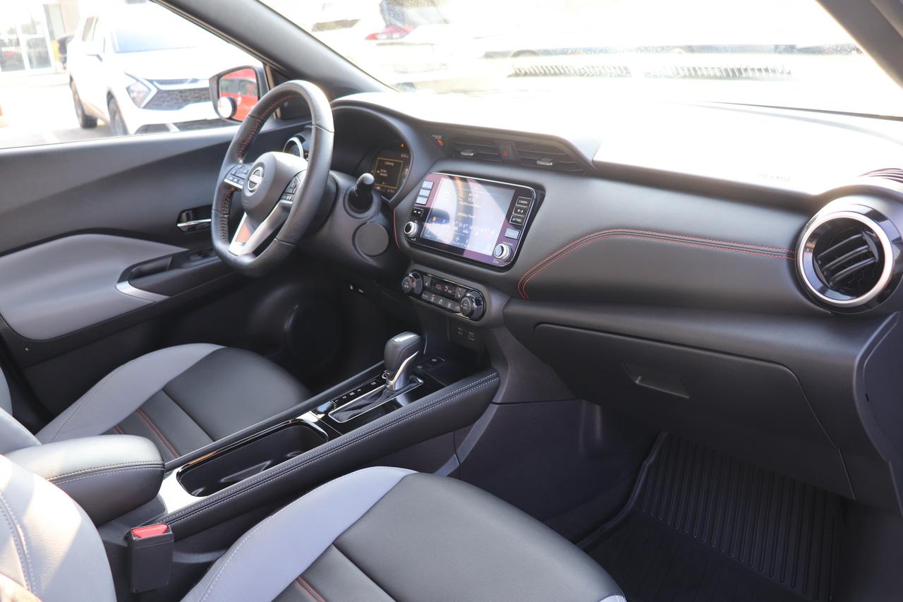 2022 Nissan Kicks SR PREMIUM PACKAGE 1 OWNER BOSE SOUND LEATHERETTE Photo