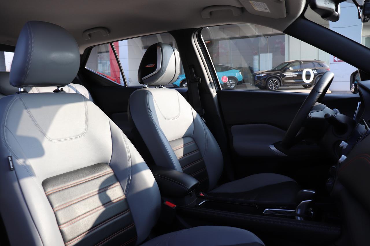 2022 Nissan Kicks SR PREMIUM PACKAGE 1 OWNER BOSE SOUND LEATHERETTE Photo