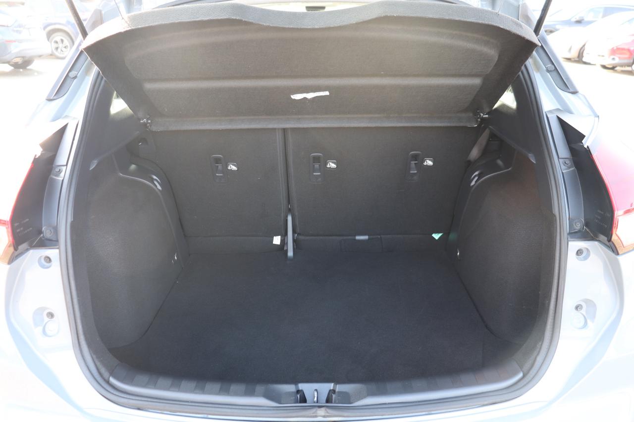 2022 Nissan Kicks SR PREMIUM PACKAGE 1 OWNER BOSE SOUND LEATHERETTE Photo