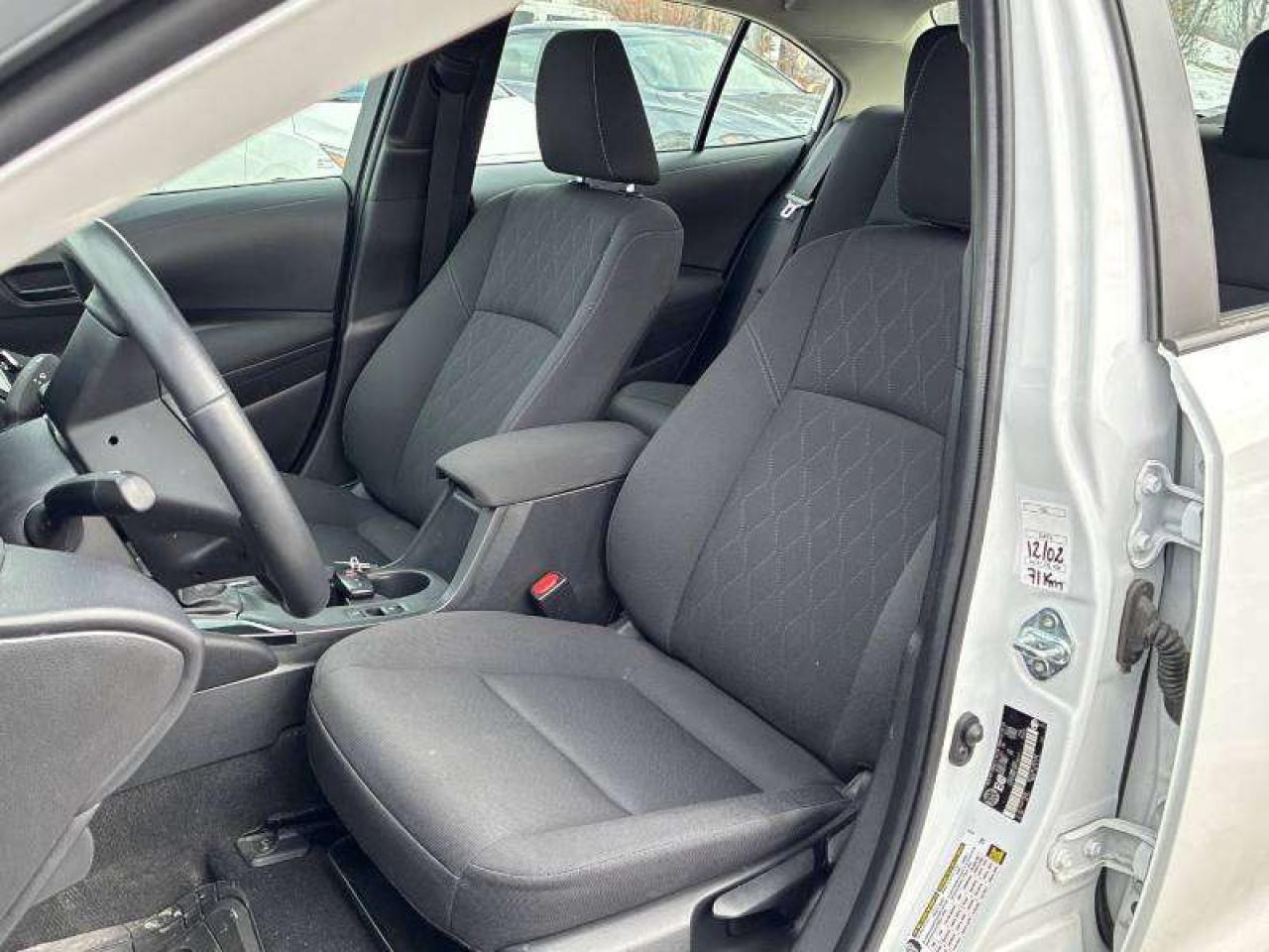 2024 Toyota Corolla Toyota Warranty l LE l CVT l 2.0 l 4Cyl l Like New Photo