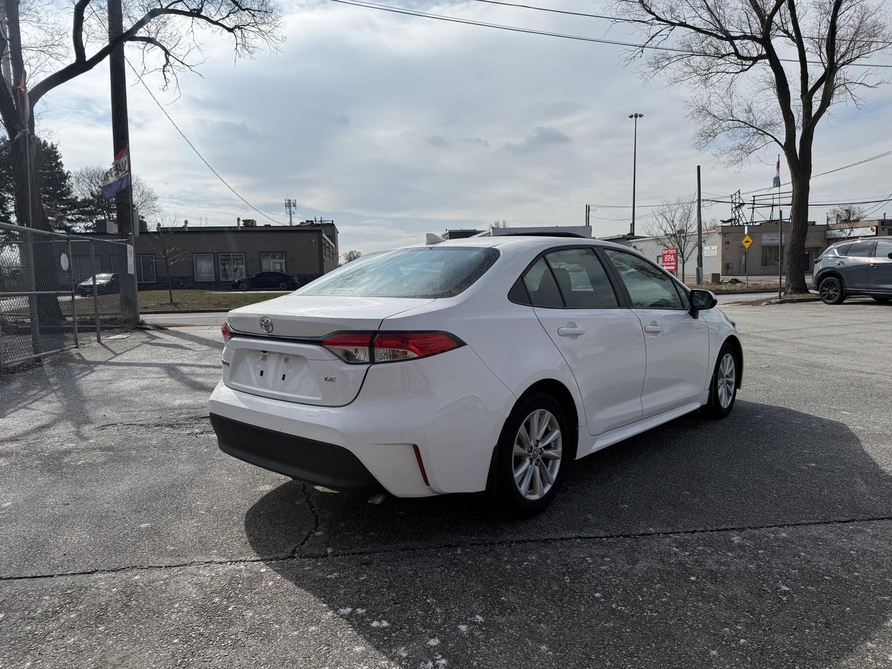 2024 Toyota Corolla Toyota Warranty l LE l CVT l 2.0 l 4Cyl l Like New Photo