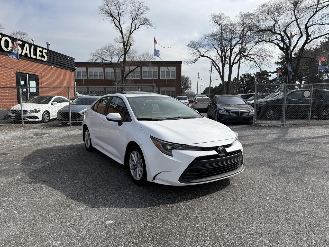 2024 Toyota Corolla Toyota Warranty l LE l CVT l 2.0 l 4Cyl l Like New Photo