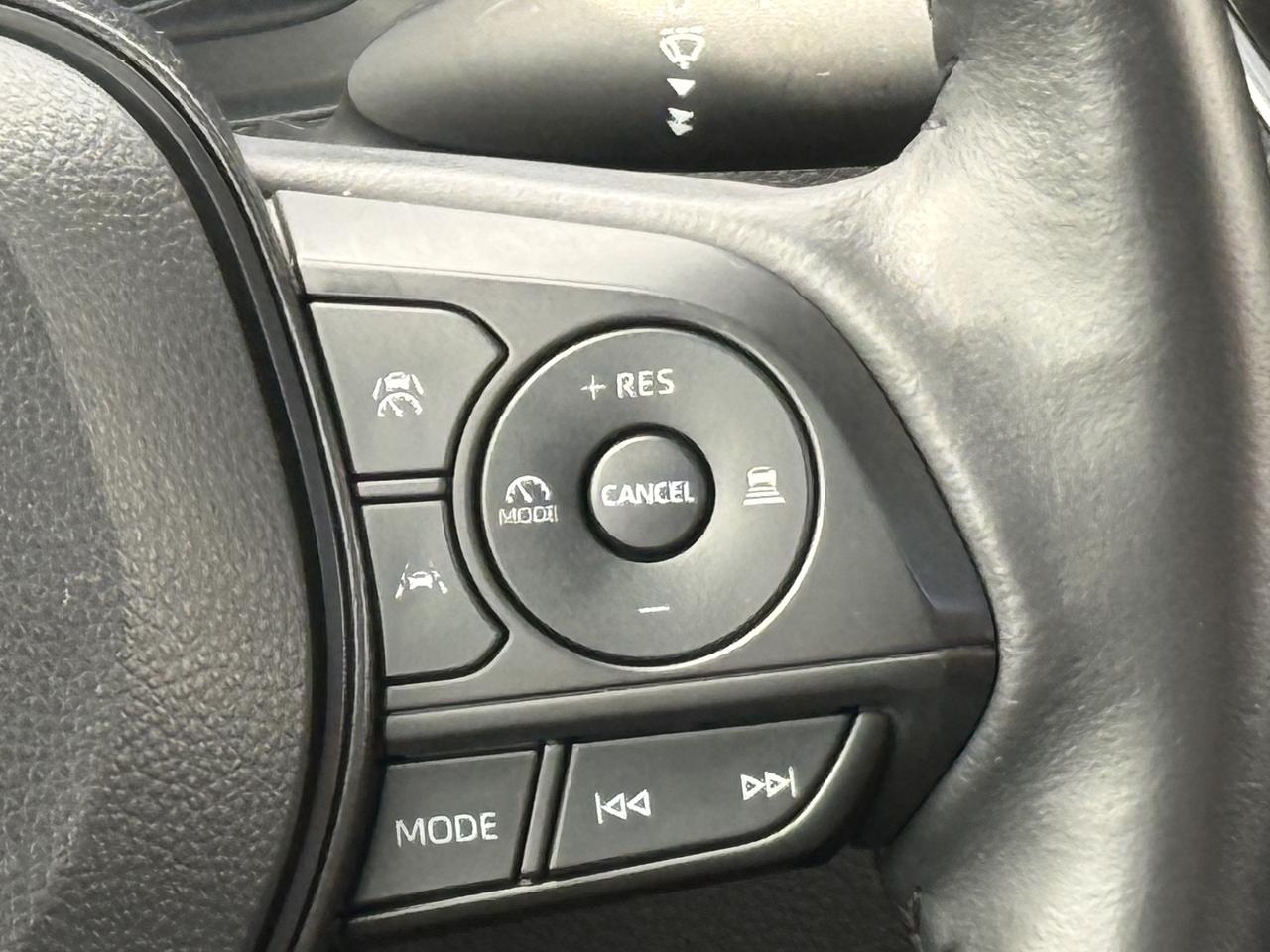 2024 Toyota Corolla Toyota Warranty l LE l CVT l 2.0 l 4Cyl l Like New Photo