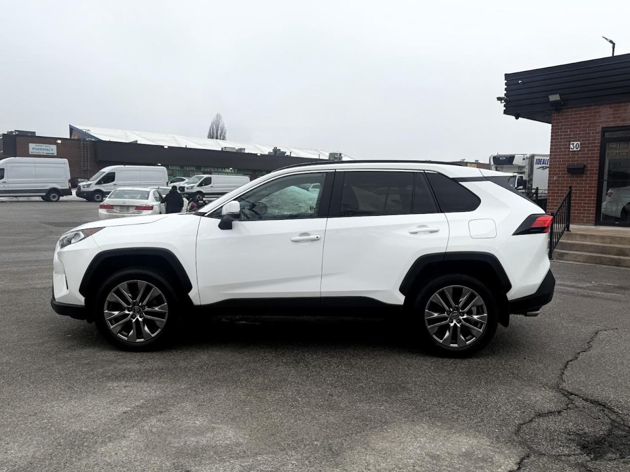 2019 Toyota RAV4 No Accident l XLE Premium l AWD l One Owner l 2.5L Photo