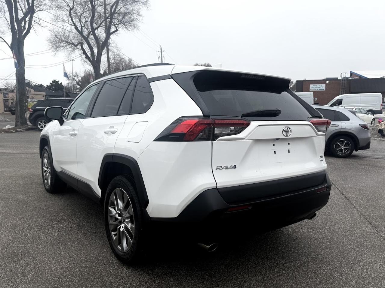 2019 Toyota RAV4 No Accident l XLE Premium l AWD l One Owner l 2.5L Photo
