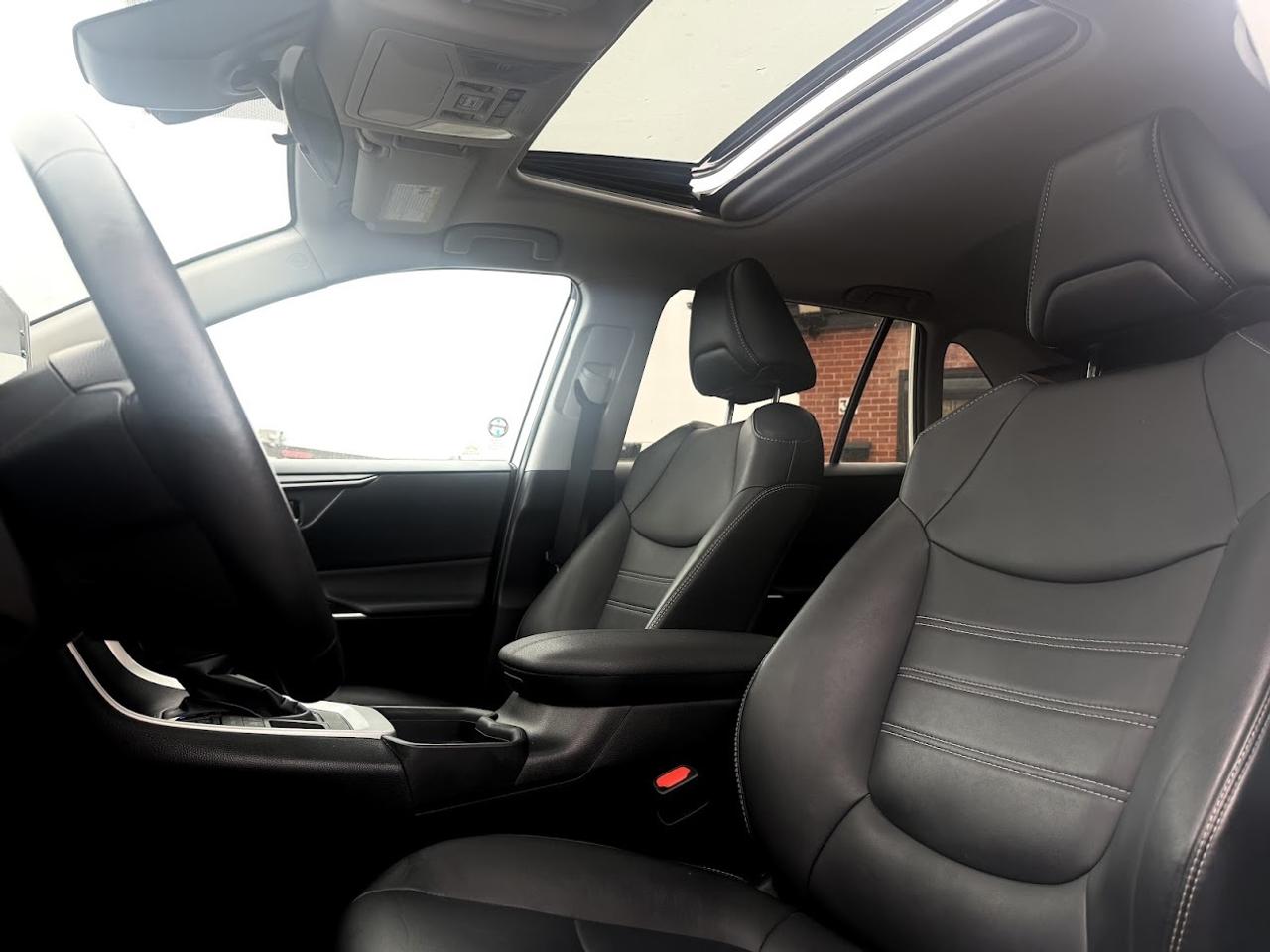 2019 Toyota RAV4 No Accident l XLE Premium l AWD l One Owner l 2.5L Photo