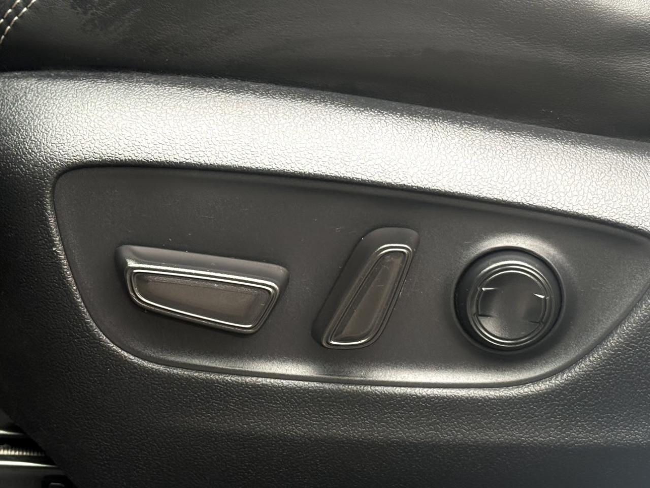 2019 Toyota RAV4 No Accident l XLE Premium l AWD l One Owner l 2.5L Photo