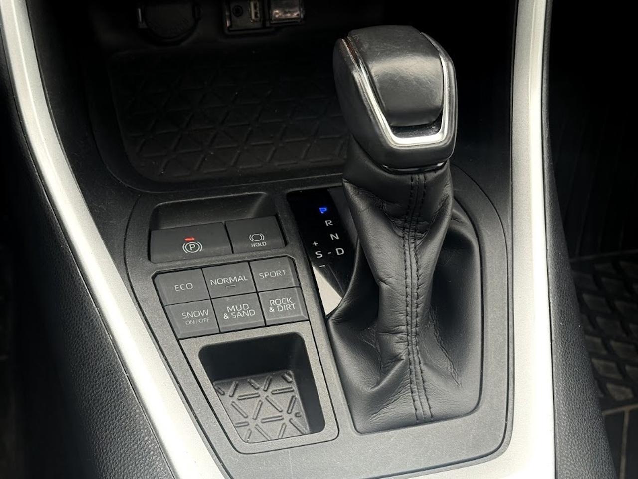 2019 Toyota RAV4 No Accident l XLE Premium l AWD l One Owner l 2.5L Photo