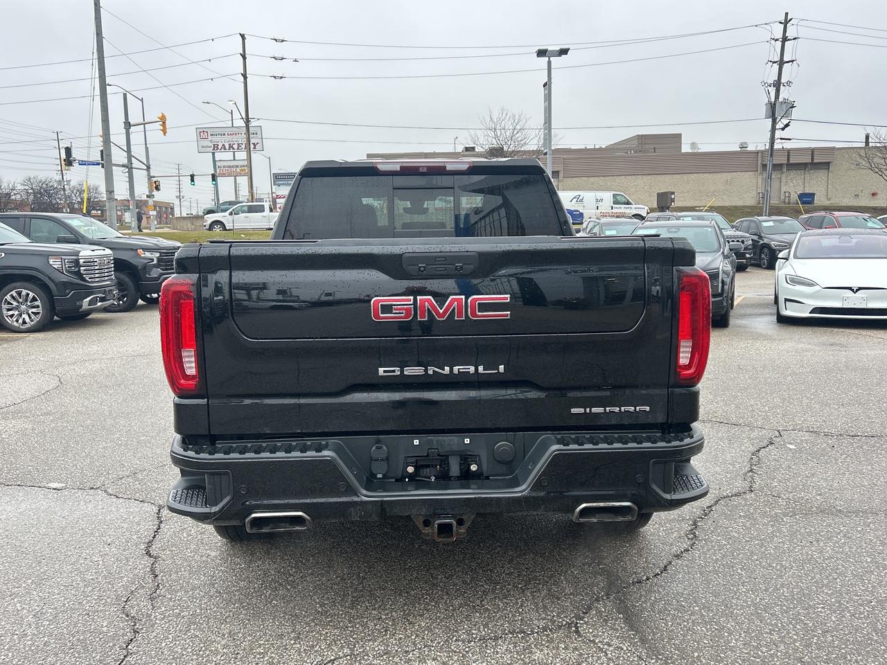 2019 GMC Sierra 1500 4WD Crew Cab 147  Denali Photo3