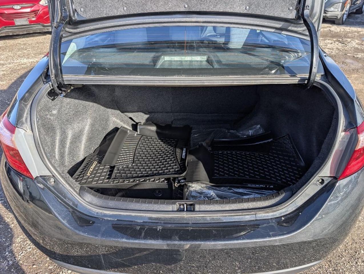 2019 Toyota Corolla LE  CAMERA   HTD SEATS Photo