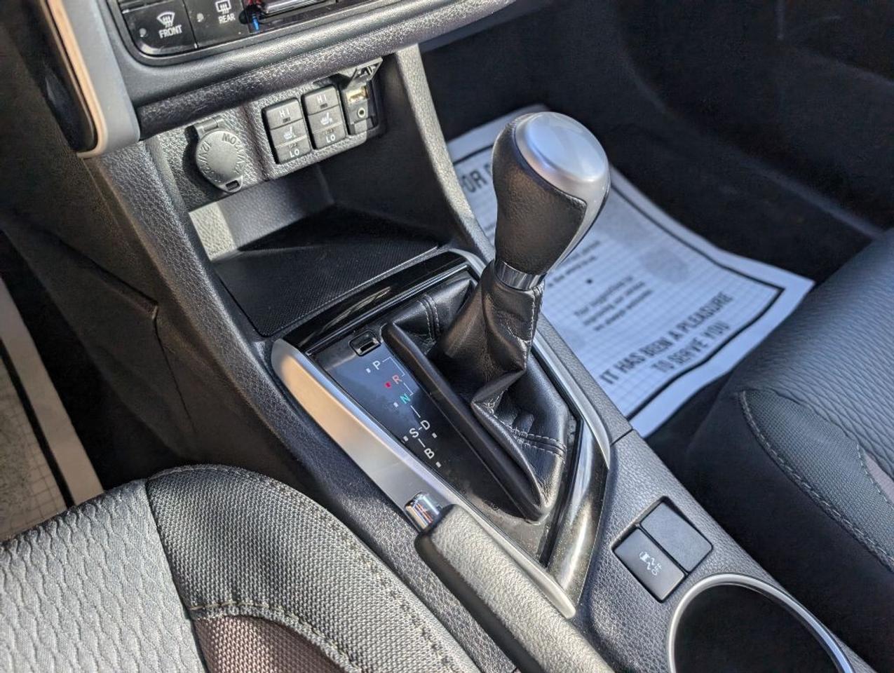 2019 Toyota Corolla LE  CAMERA   HTD SEATS Photo