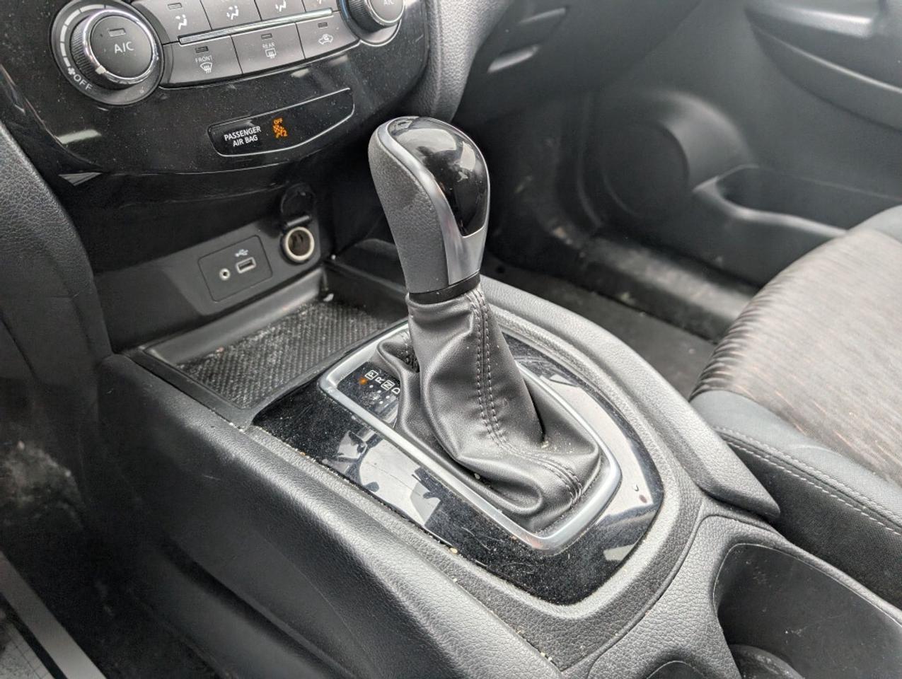 2019 Nissan Rogue SV AWD   CAMERA   HTD SEATS Photo
