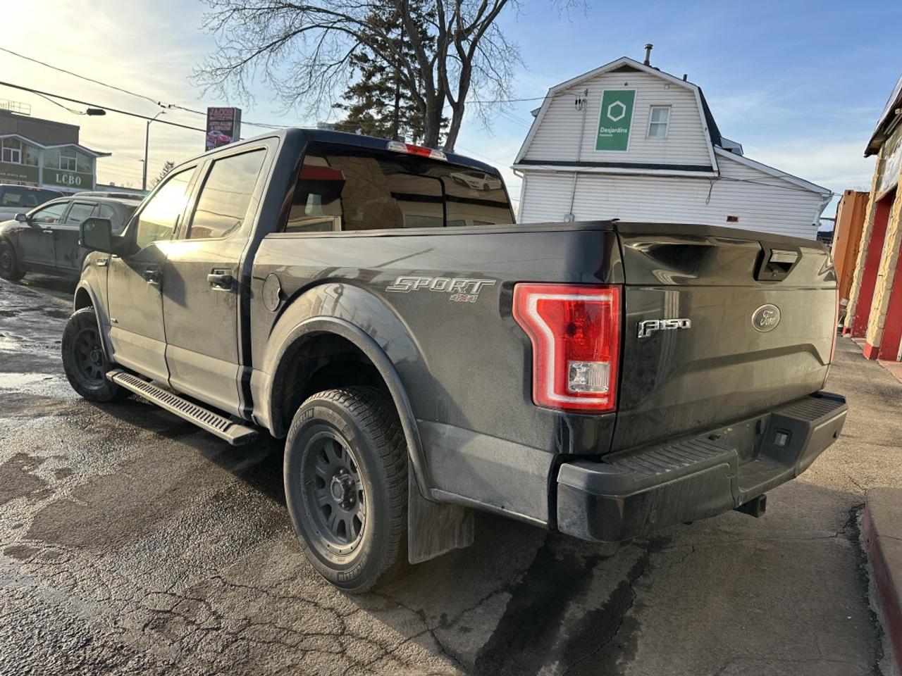 2015 Ford F-150 4WD SUPERCREW 145" LARIAT Photo2