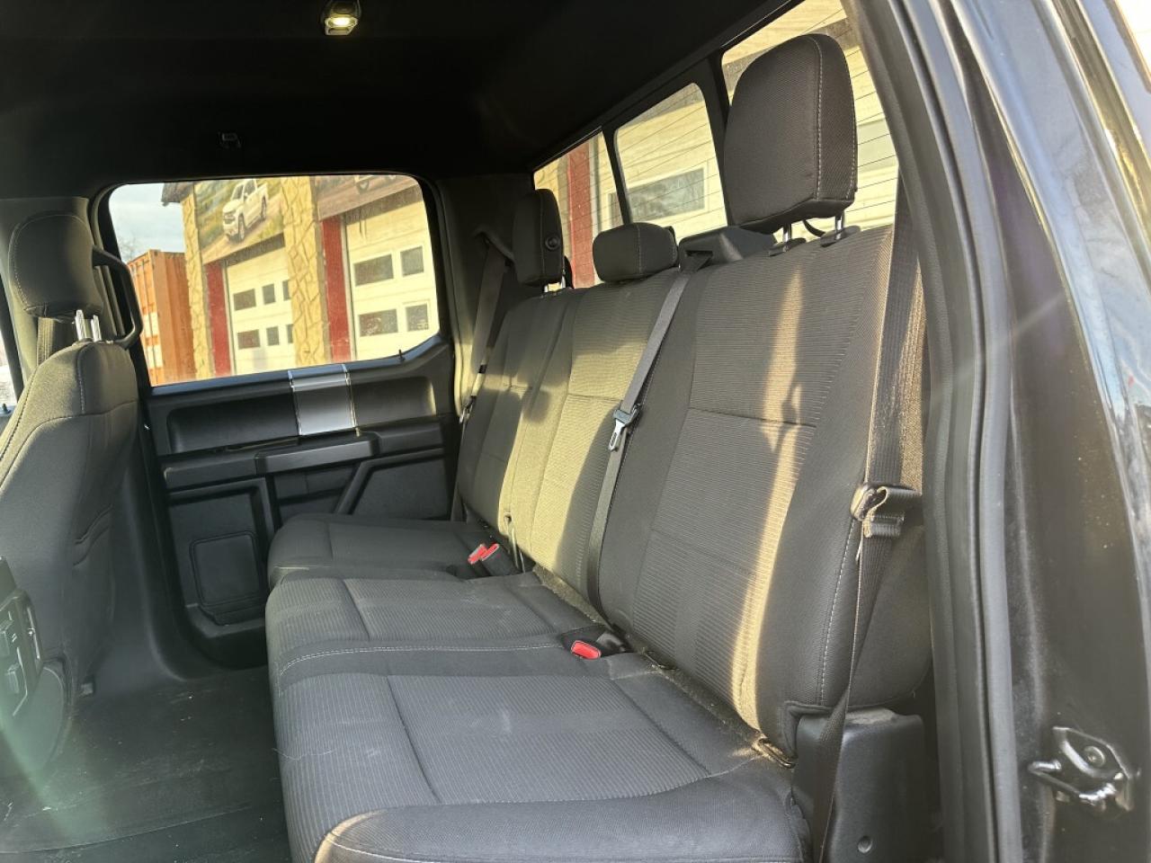 2015 Ford F-150 4WD SUPERCREW 145" LARIAT Photo