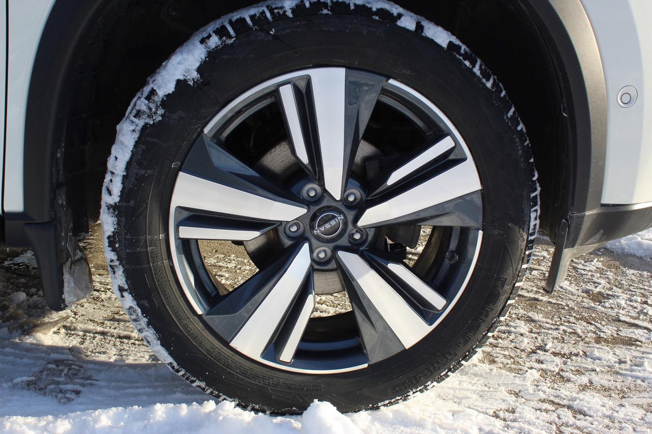 2023 Nissan Rogue SL / NAVIGATION / SUNROOF / REMOTE START / LOW KIL Photo