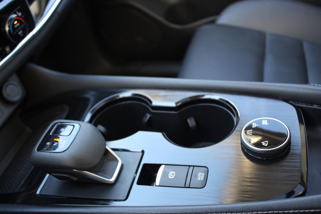 2023 Nissan Rogue SL / NAVIGATION / SUNROOF / REMOTE START / LOW KIL Photo