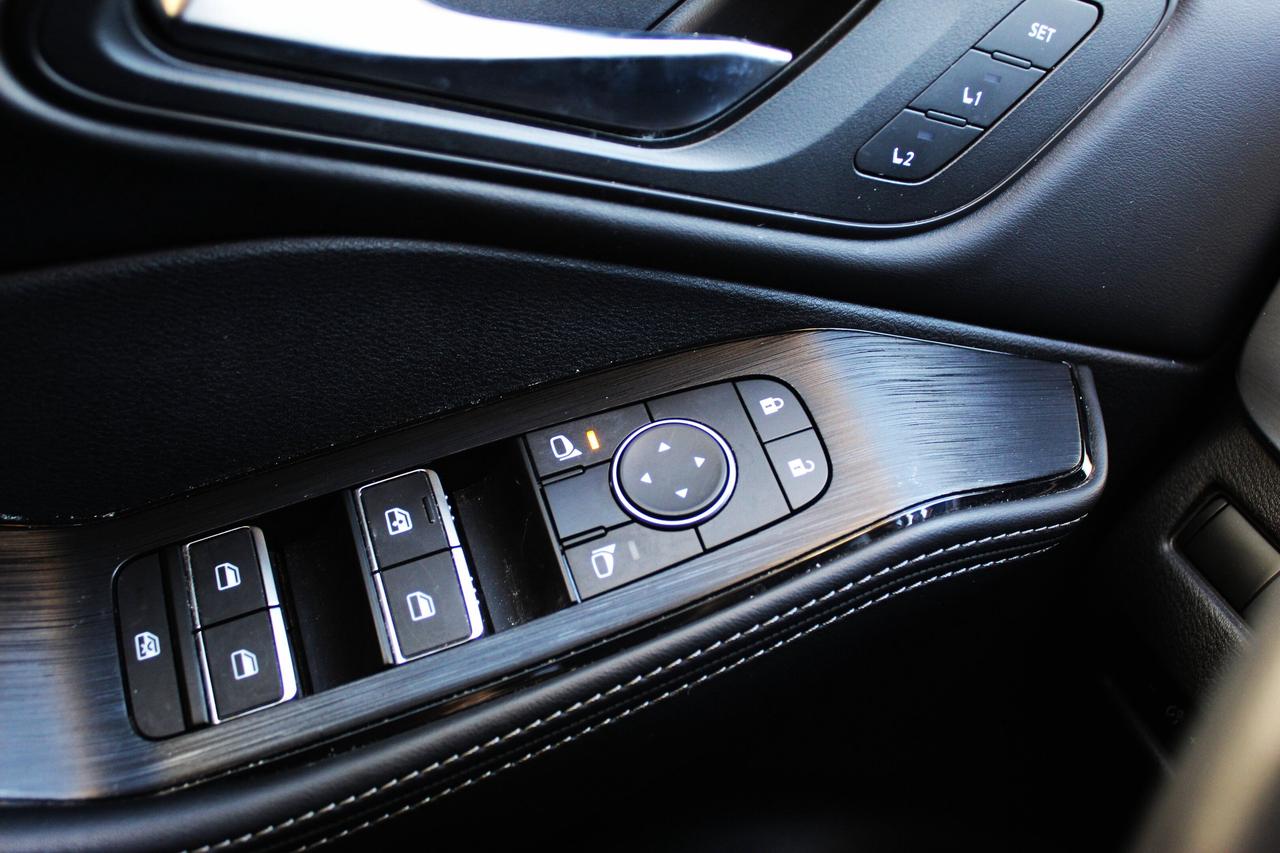 2023 Nissan Rogue SL / NAVIGATION / SUNROOF / REMOTE START / LOW KIL Photo