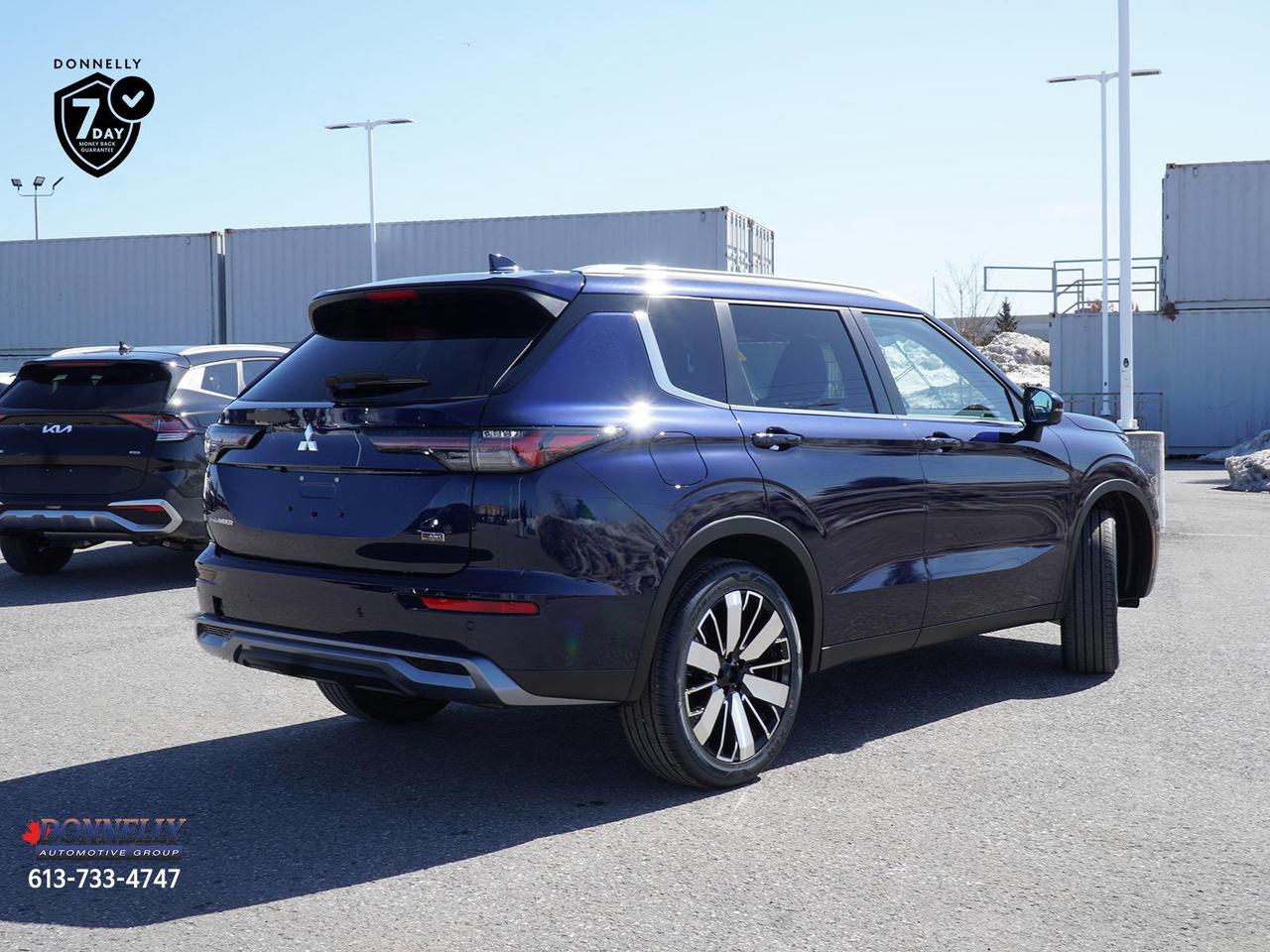 2025 Mitsubishi Outlander  Photo2