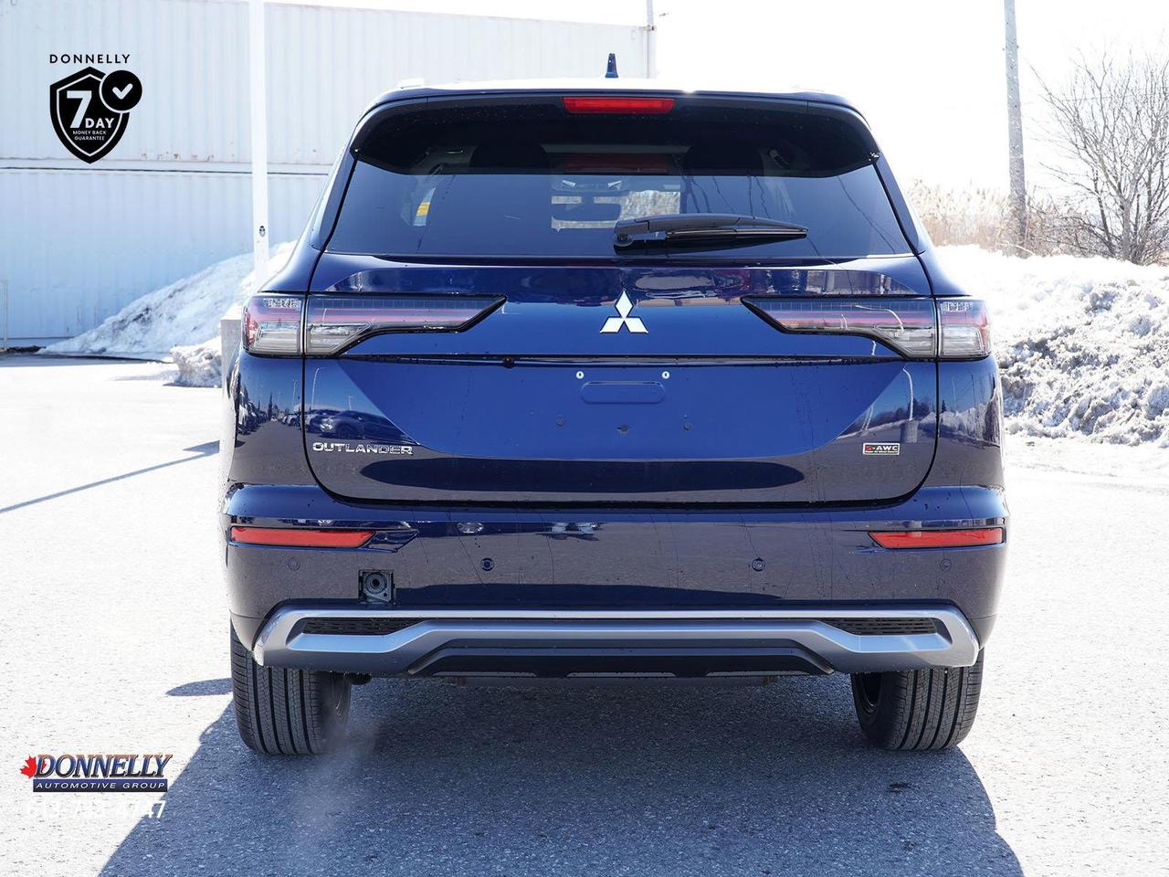 2025 Mitsubishi Outlander  Photo3