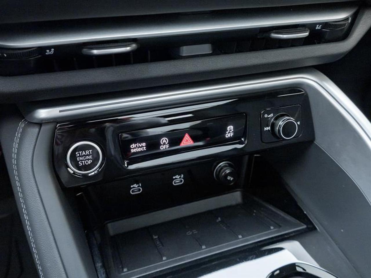 2025 Audi New Q5 2.0T Progressiv 4dr All-Wheel Drive quattro Sport Utility Photo