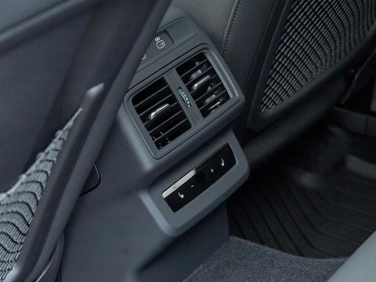 2025 Audi New Q5 2.0T Progressiv 4dr All-Wheel Drive quattro Sport Utility Photo