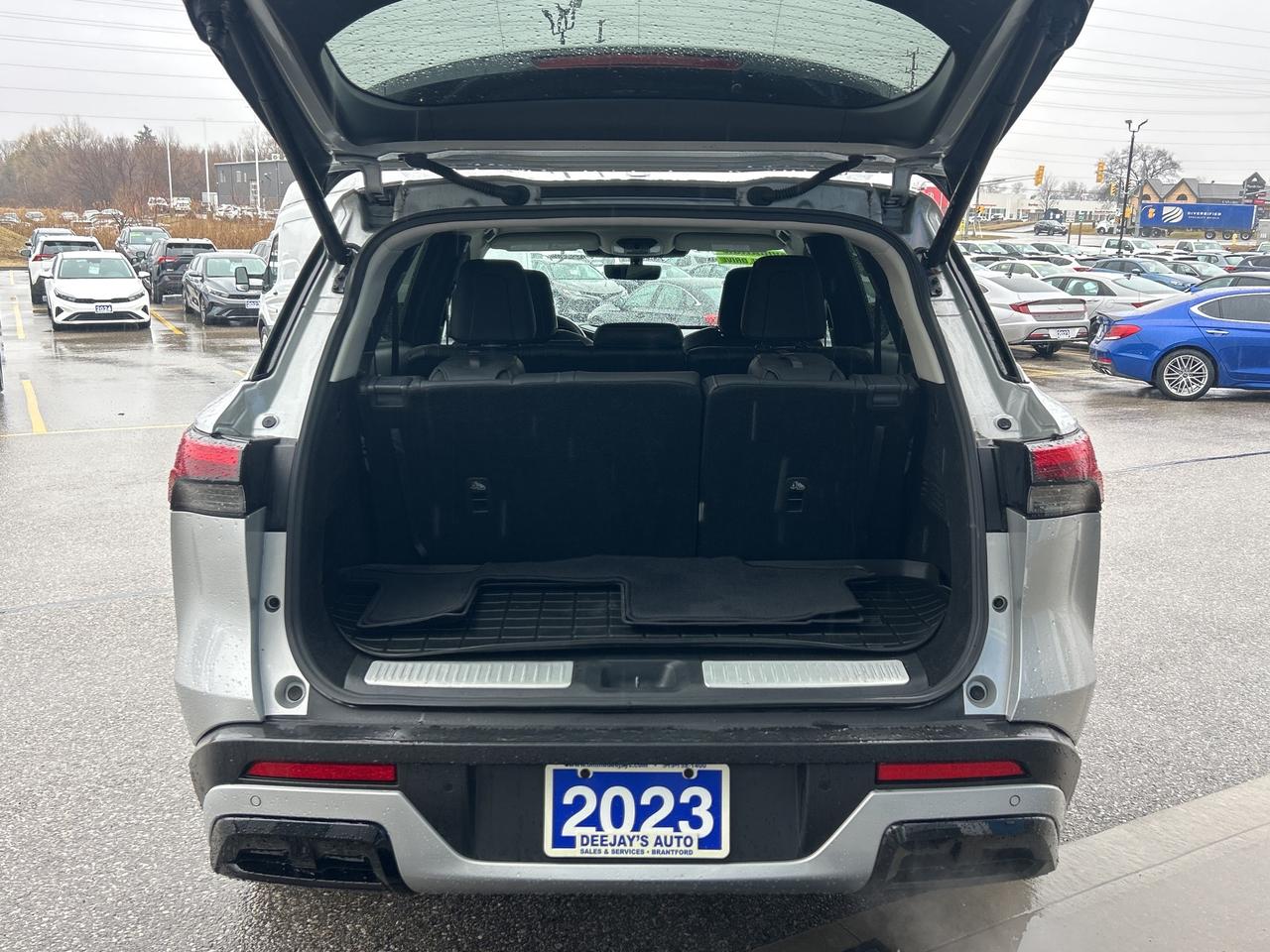 2023 Infiniti QX60 LUXE   Pano Roof   7 Passenger   Clean Carfax Photo