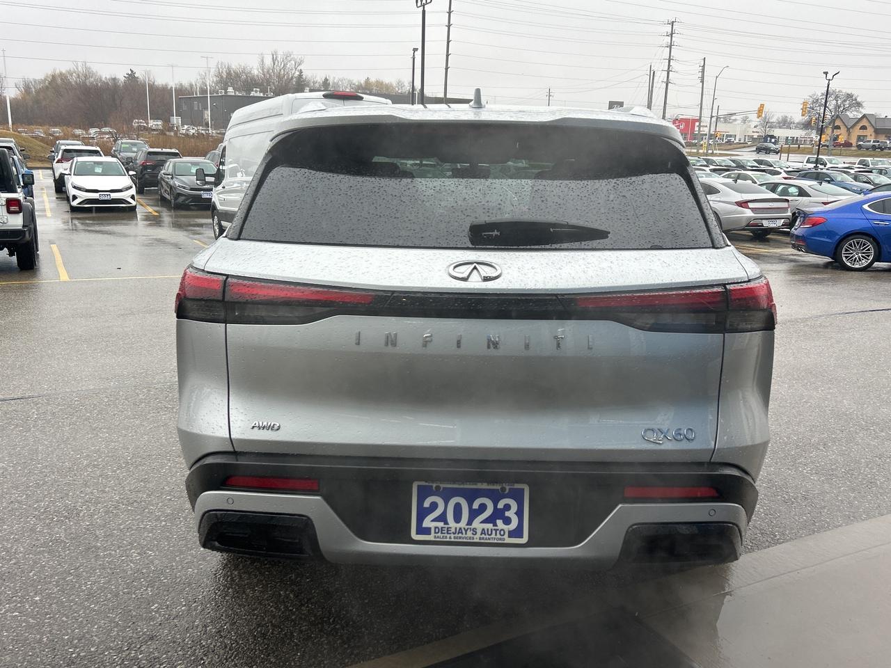 2023 Infiniti QX60 LUXE   Pano Roof   7 Passenger   Clean Carfax Photo3